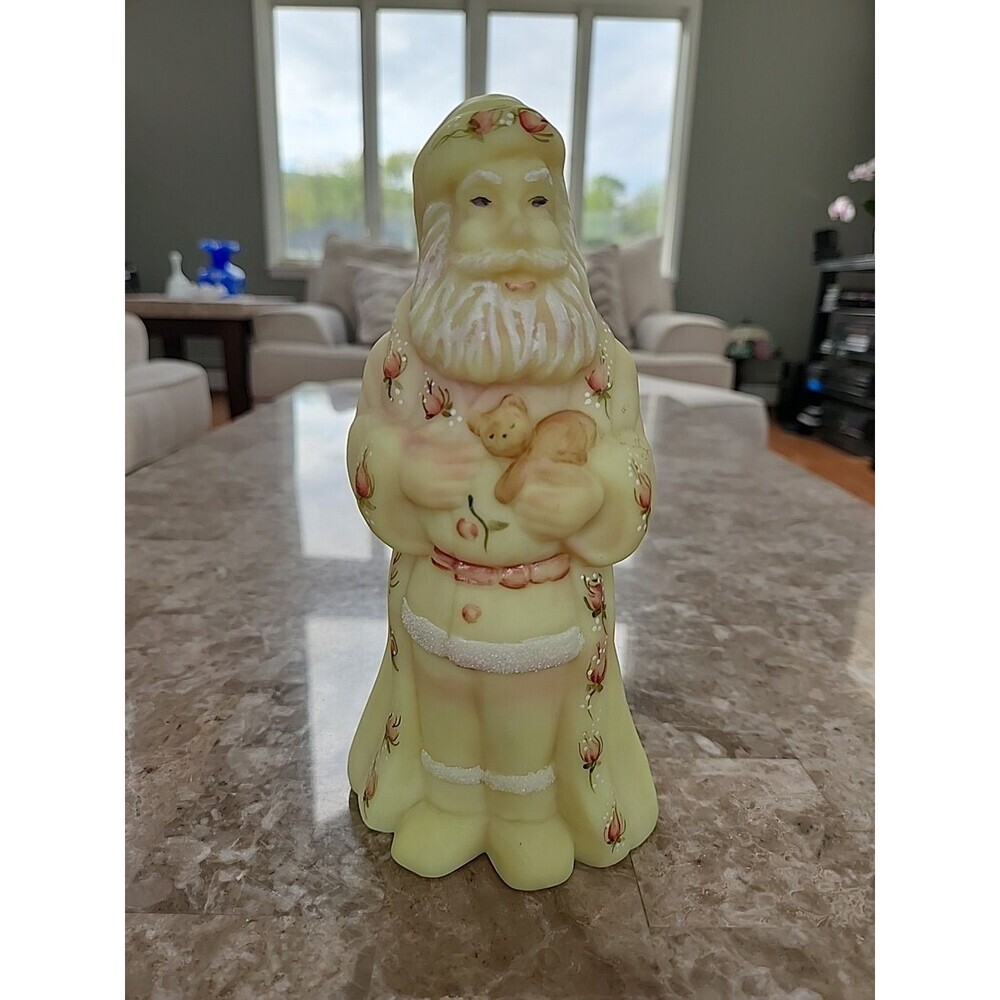 Fenton Burmese Santa Holding A Kitten, 8 1/2" Tall, Glows!
